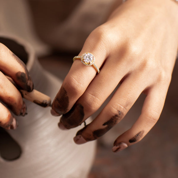 Luxe Round Halo Ring