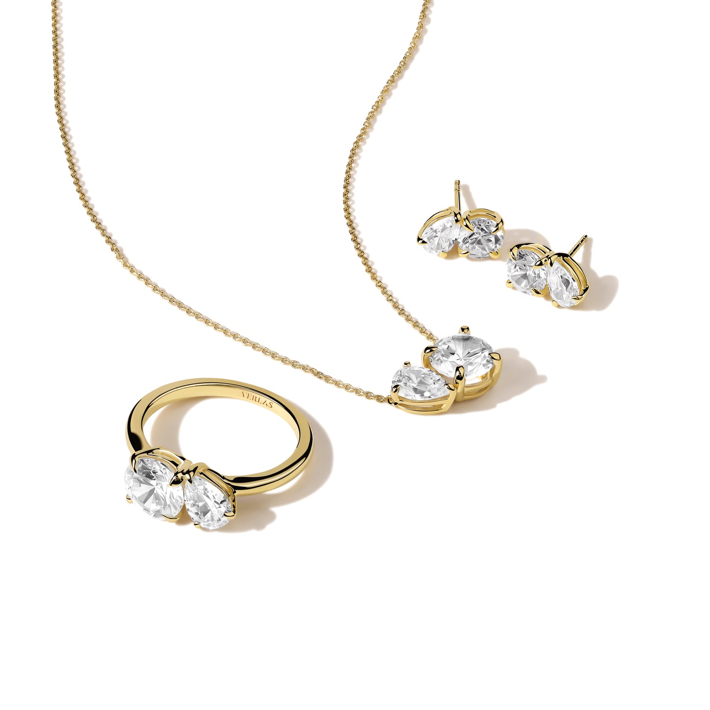 Pear-Round Diamond Toi et Moi Necklace