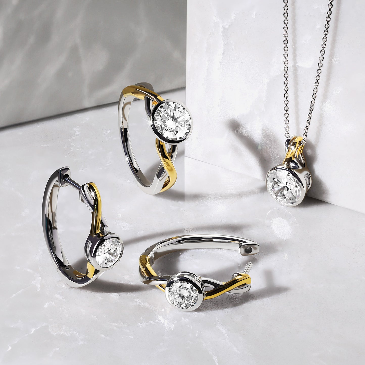 Twisted Round Bezel Pendant Necklace
