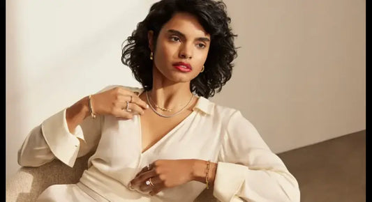 Shop these romantic Valentine’s Day sales on flowers, jewelry, lingerie and more