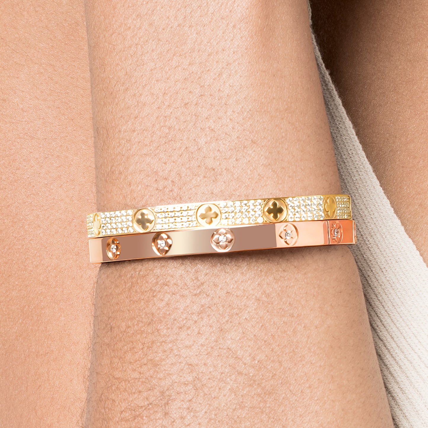 La Fleur 3-Diamond Rows Round Bangle