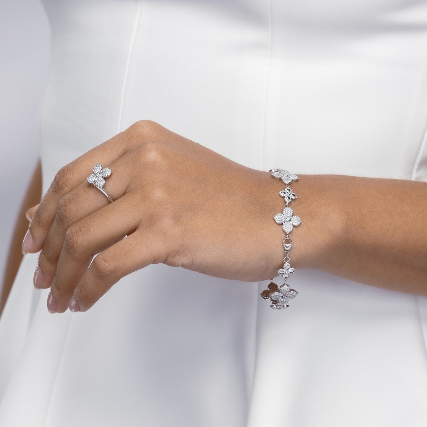 La Fleur Blooming Radiant Bracelet