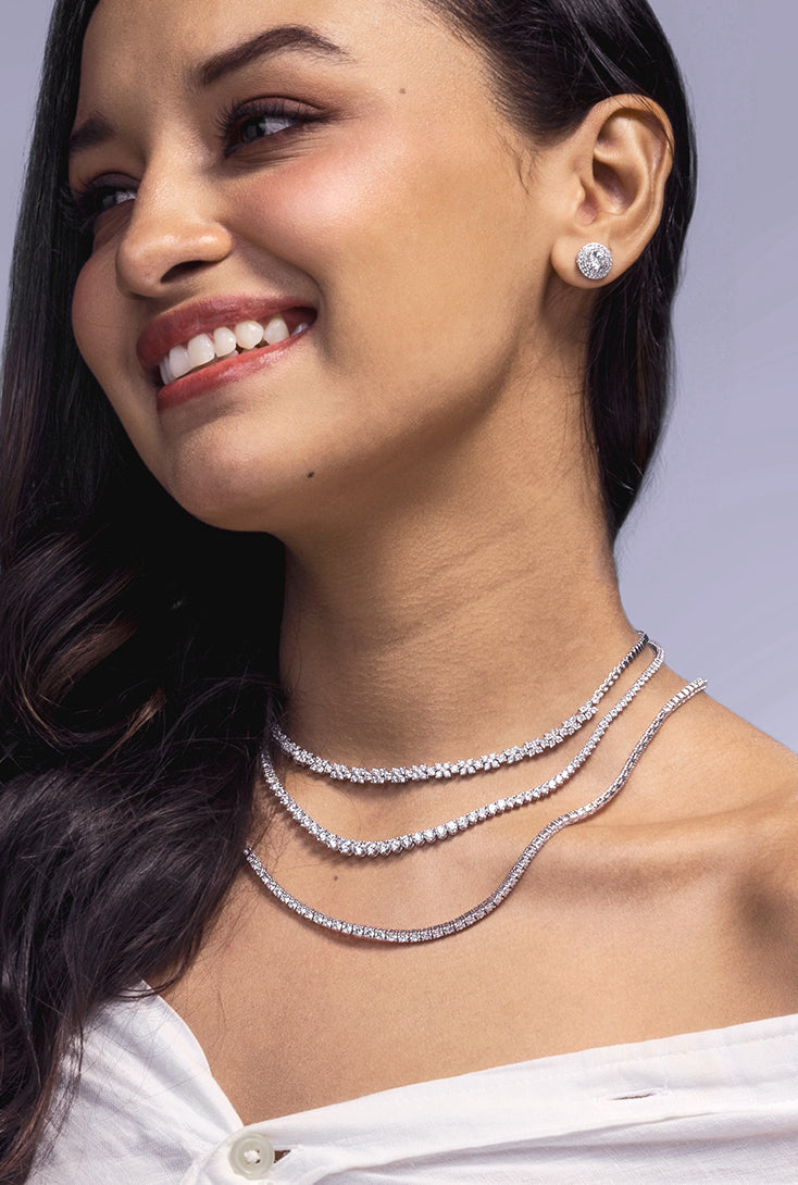 Diamond Necklaces
Experience the perfect blend of style and versatility with our exquisite necklaces crafted from recycled gold and the most brilliant lab-grown and natural diamonds.