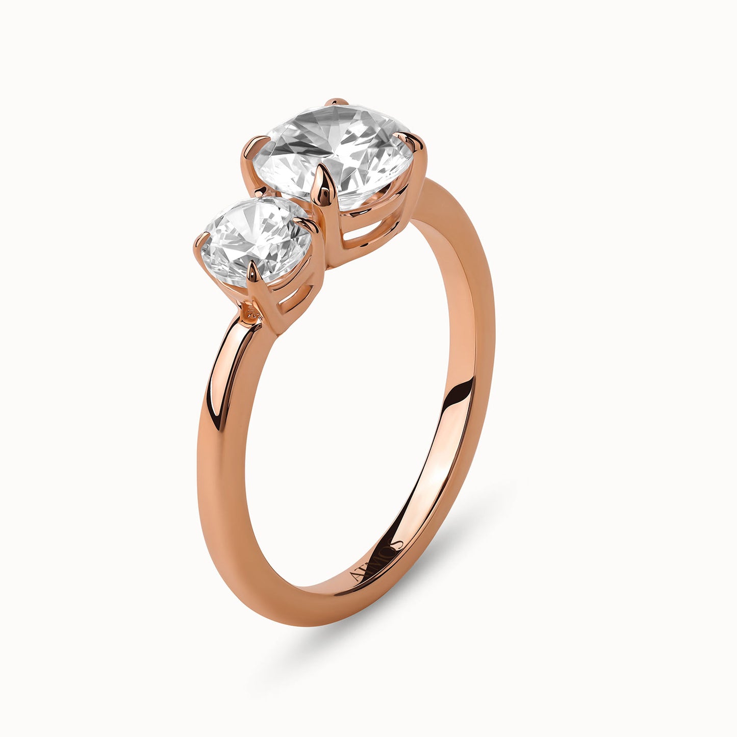 Asymmetrical Round Diamond Toi et Moi Ring